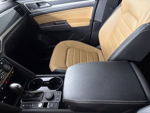 Used 2022 Volkswagen Atlas Cross Sport SEL Premium R-Line image 17