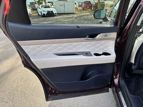 Used 2022 Hyundai Palisade Calligraphy image 32