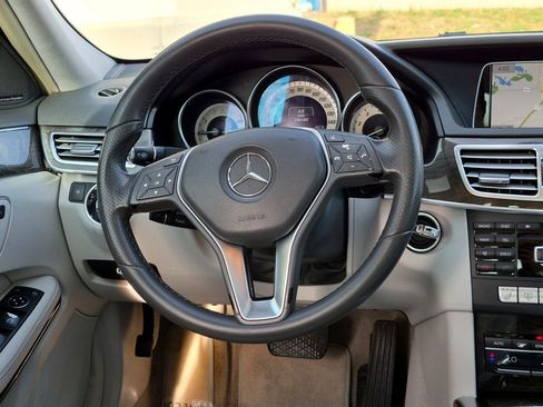 Used 2014 Mercedes-Benz E 350 Sedan image 17