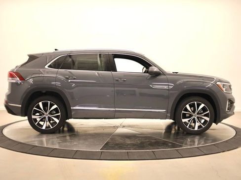 New 2026 Volkswagen Atlas Cross Sport SEL Premium R-Line AWD/4WD image 2