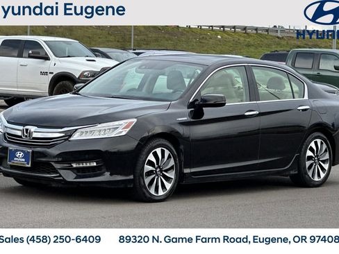 Used 2017 Honda Accord Touring image 9