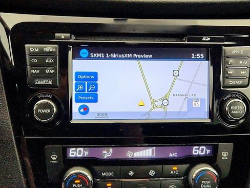 Used 2017 Nissan Rogue SV w/ SV Premium Package AWD/4WD image 18