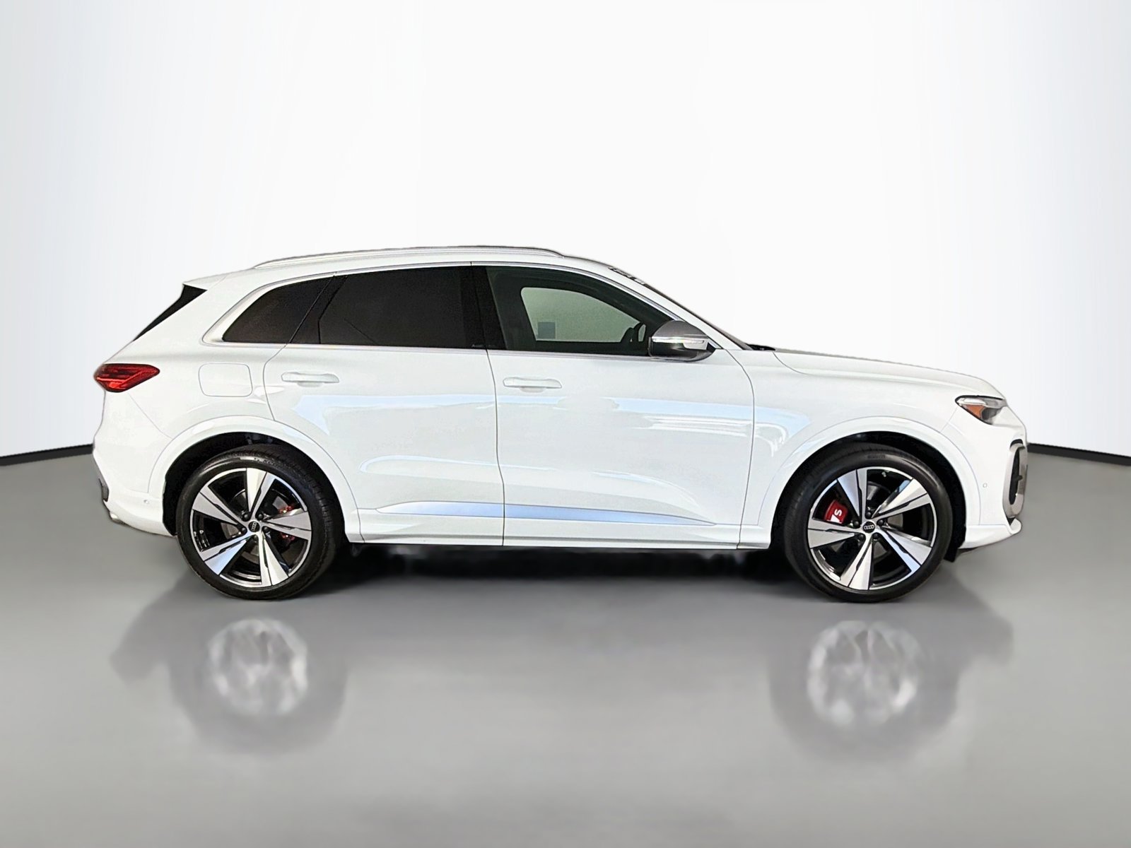 Certified 2025 Audi SQ5 Premium Plus w/ Premium Plus Package AWD/4WD image 8
