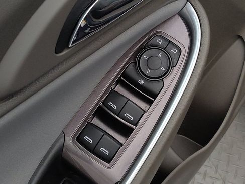 Used 2020 Chevrolet Malibu LT FWD image 27