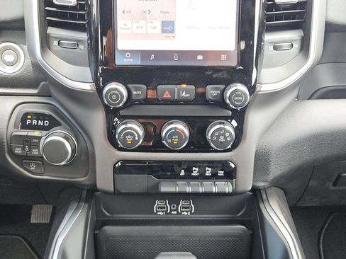 New 2026 RAM 1500 Express AWD/4WD image 17