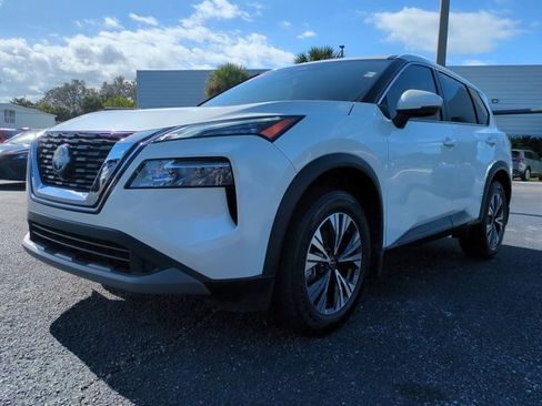 Used 2023 Nissan Rogue SV image 9