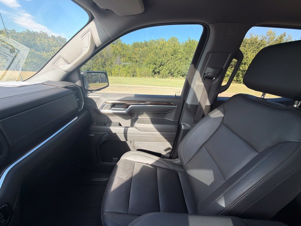 Used 2022 GMC Sierra 1500 Elevation w/ Elevation Premium Package AWD/4WD image 13