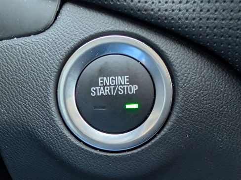 Used 2024 Chevrolet Equinox Premier image 25