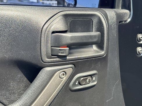 Used 2013 Jeep Wrangler Sport AWD/4WD image 18
