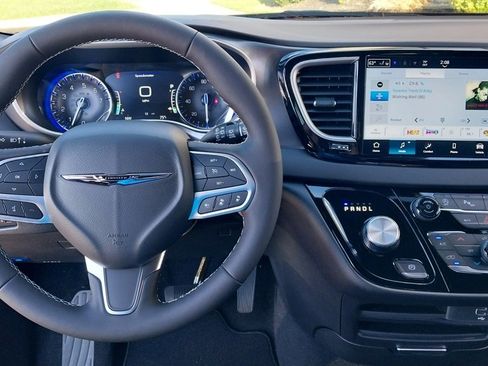 New 2026 Chrysler Voyager LX image 23