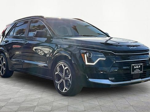 Certified 2023 Kia Niro EX Touring image 5