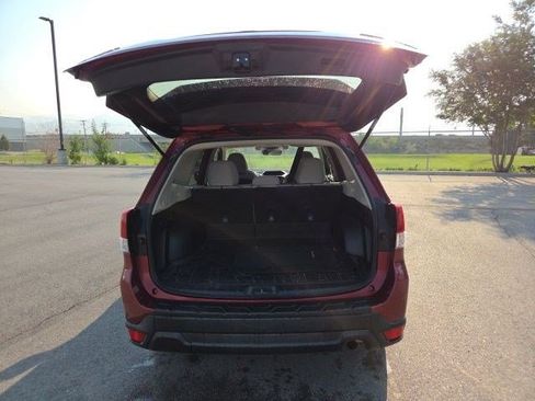 Used 2019 Subaru Forester Premium w/ Popular Package #1 AWD/4WD image 16