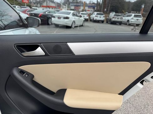 Used 2014 Volkswagen Jetta SE image 20