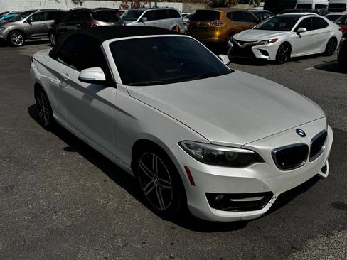 Used 2017 BMW 230i Convertible image 4