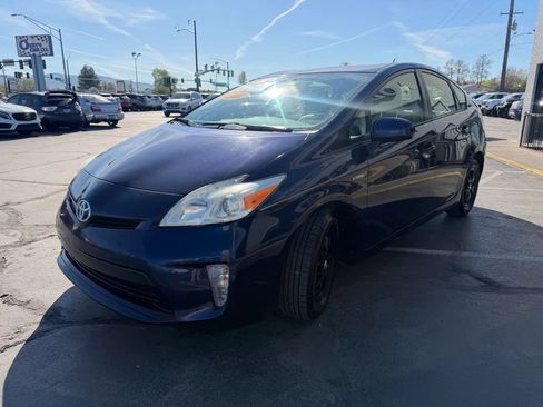 Used 2014 Toyota Prius Two image 7