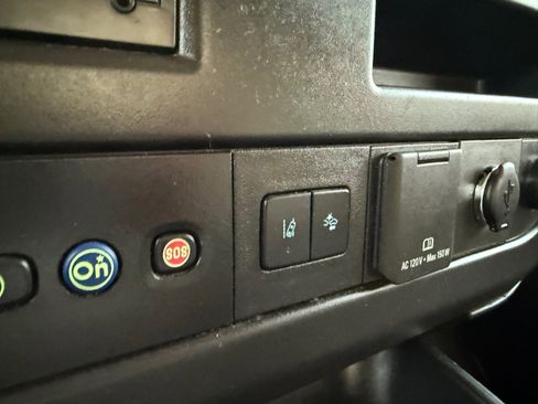 Used 2021 GMC Savana 3500 Extended w/ Power Convenience Package image 19