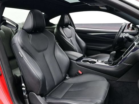 Used 2018 INFINITI Q60 Red Sport 400 AWD/4WD image 17