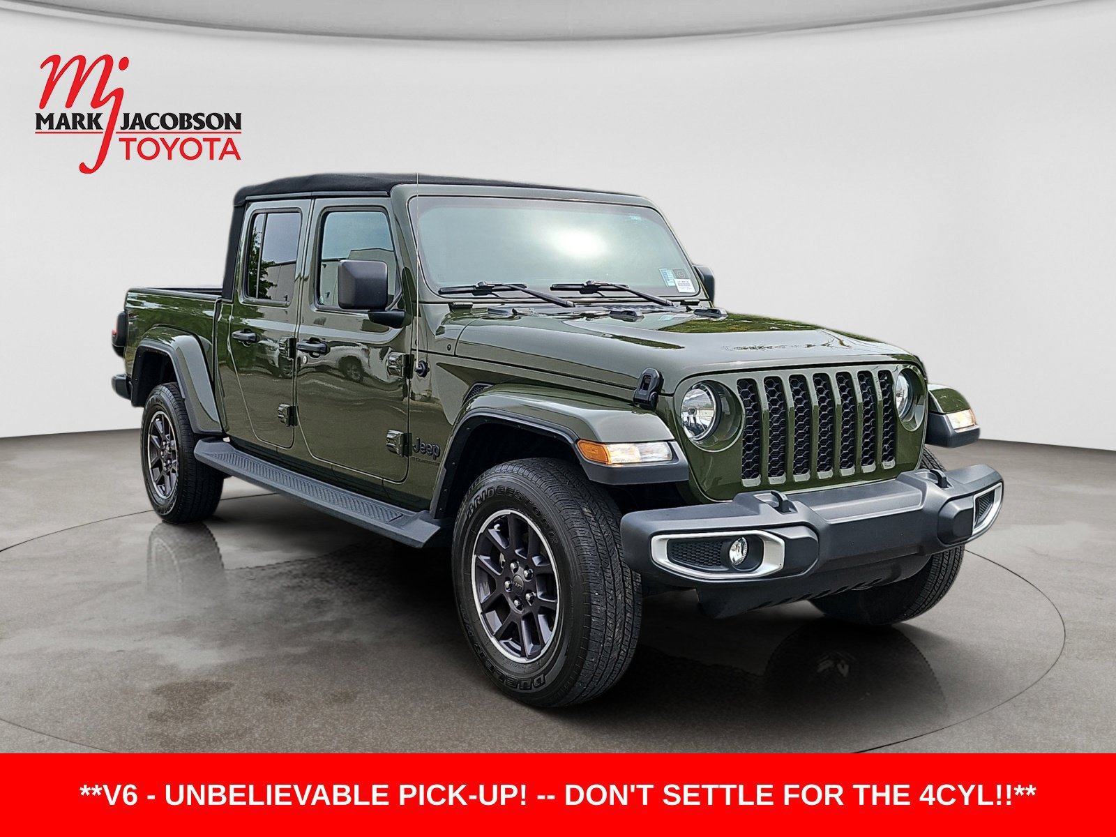 Used 2023 Jeep Gladiator Sport AWD/4WD image 6