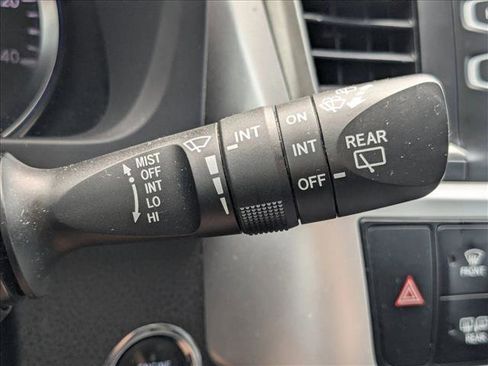 Used 2017 Toyota Highlander SE AWD/4WD image 7