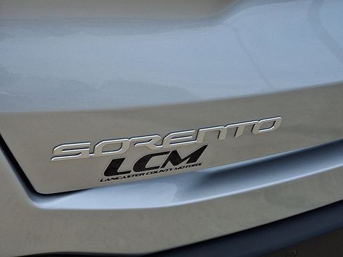 New 2025 Kia Sorento EX image 18