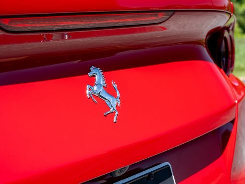 Used 2022 Ferrari 812 GTS RWD image 16