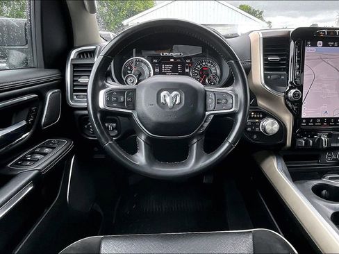Used 2022 RAM 1500 Laramie AWD/4WD image 11