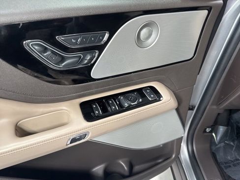 Used 2022 Lincoln Aviator Reserve w/ Equipment Group 201A image 12