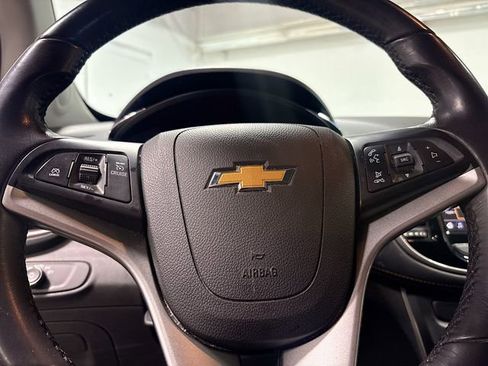 Used 2020 Chevrolet Trax LT w/ LT Convenience Package AWD/4WD image 13