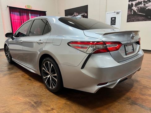 Used 2019 Toyota Camry SE image 7