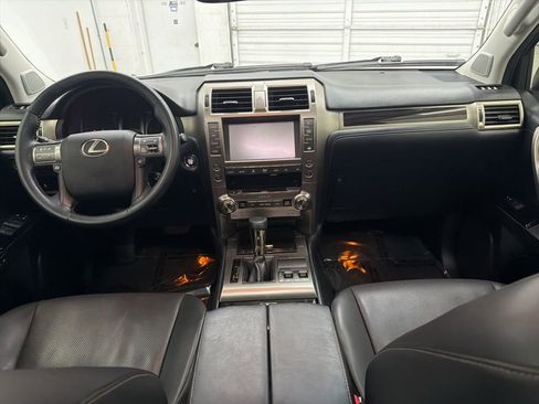 Used 2014 Lexus GX 460 w/ Preferred Accessory Package image 23