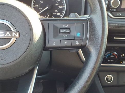 Used 2023 Nissan Rogue SV image 18