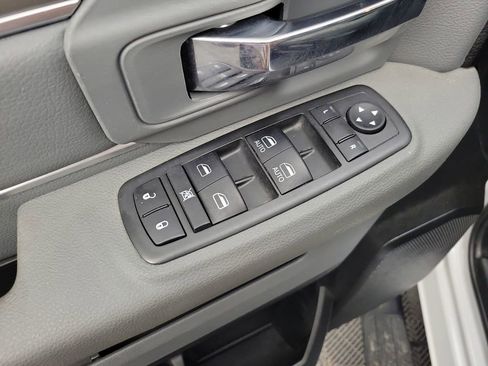 Used 2019 RAM 1500 Classic SLT image 12