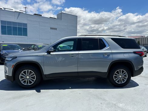 Used 2023 Chevrolet Traverse LT FWD image 3