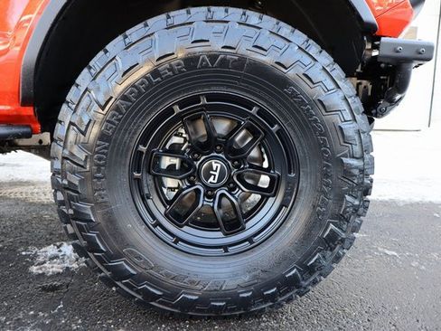 New 2025 Ford Bronco Badlands image 12