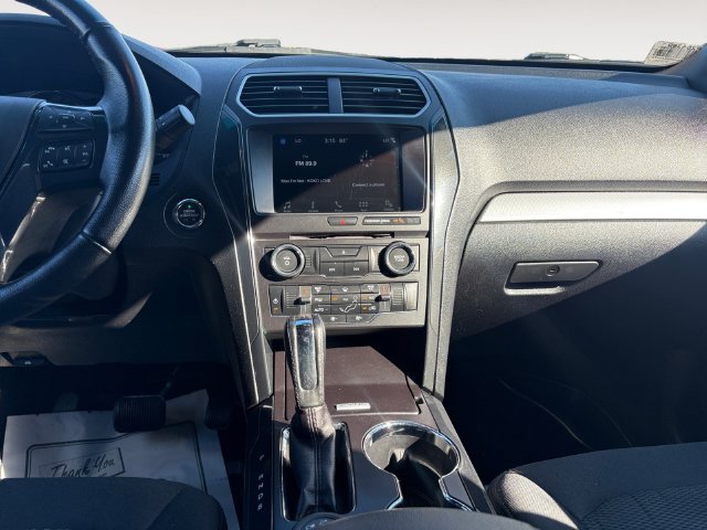 Used 2017 Ford Explorer XLT w/ Equipment Group 201A AWD/4WD image 11