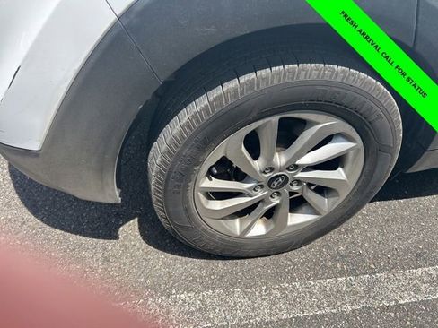 Used 2016 Hyundai Tucson SE w/ Option Group 02 FWD image 4