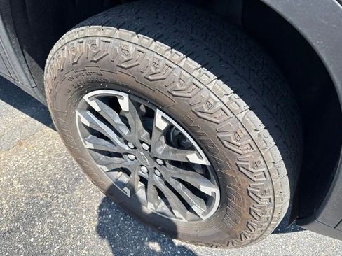 Used 2024 Chevrolet Traverse Z71 w/ LPO, Floor Liner Package AWD/4WD image 9