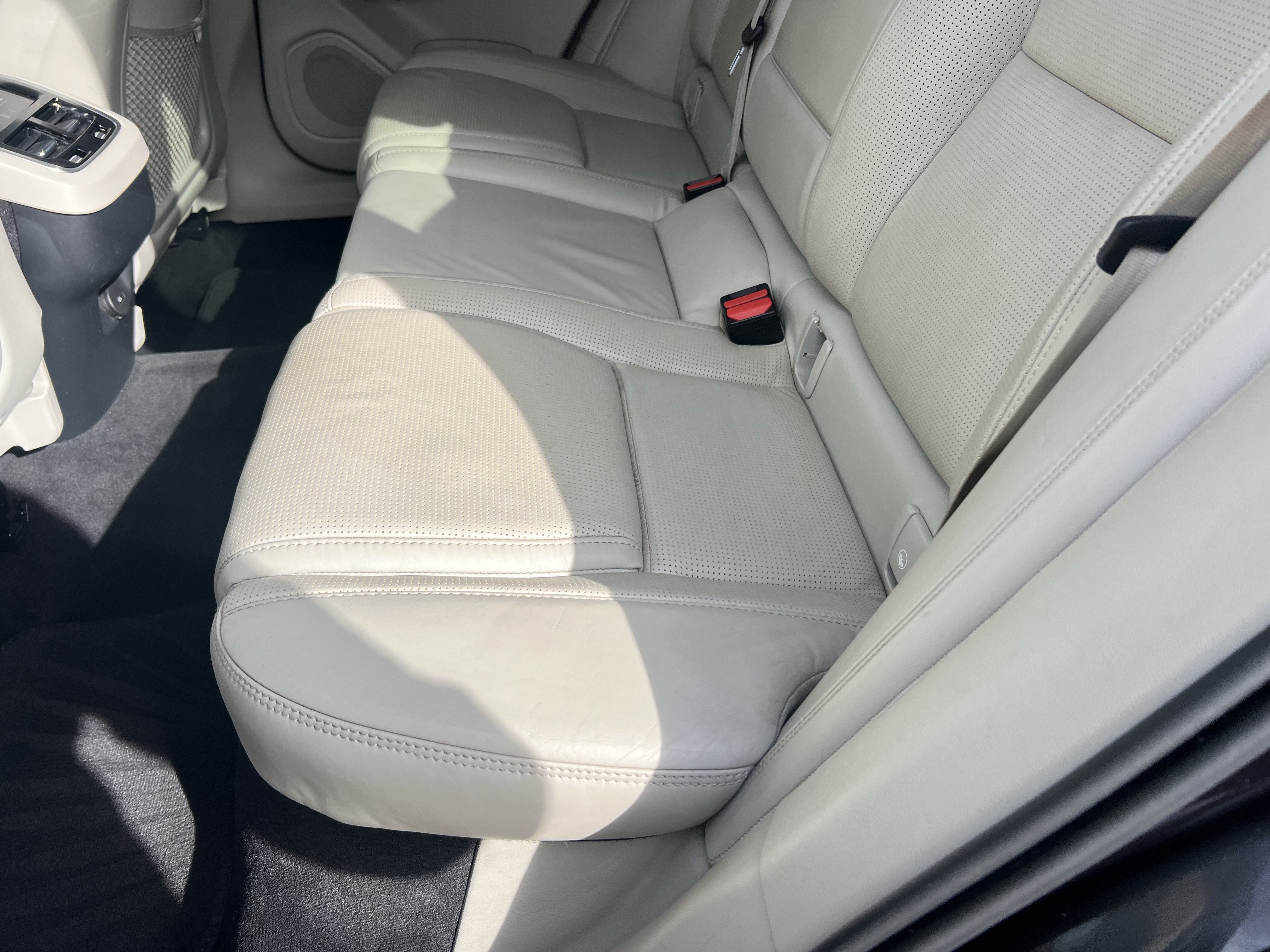 Used 2021 Volvo XC60 T6 Inscription w/ Protection Package Premier AWD/4WD image 29