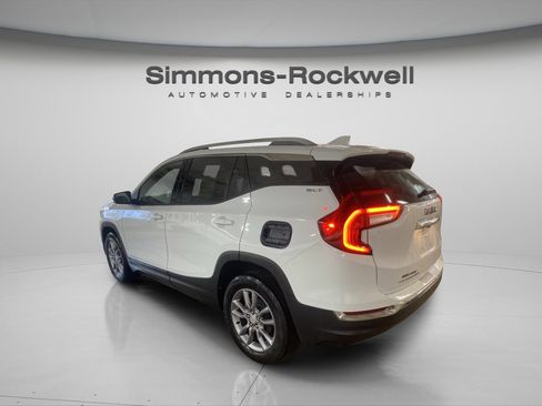 Used 2024 GMC Terrain SLT image 7