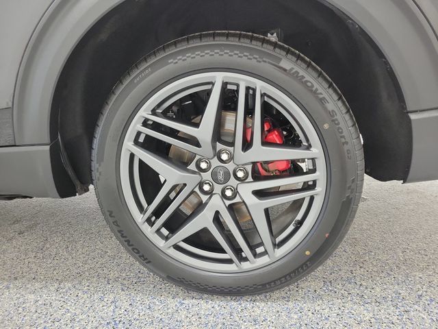 Used 2025 Ford Explorer ST-Line w/ ST-Line Street Pack AWD/4WD image 5