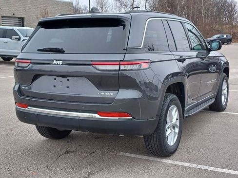 Used 2025 Jeep Grand Cherokee Laredo X AWD/4WD image 4