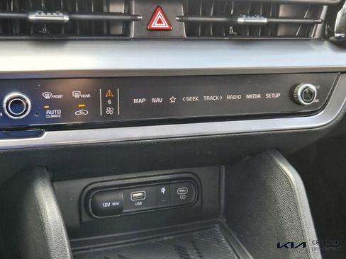Certified 2025 Kia Sportage EX image 25