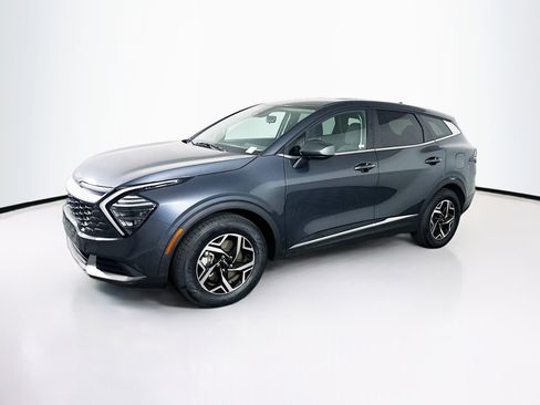 Used 2024 Kia Sportage LX image 3