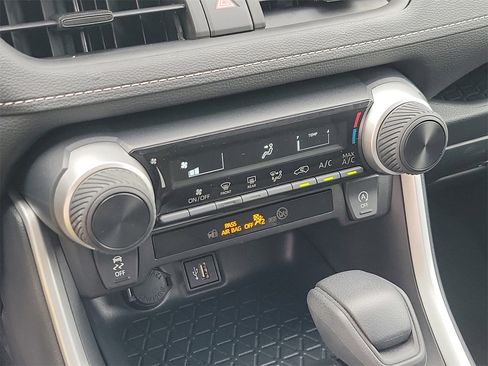 Used 2025 Toyota RAV4 LE image 26