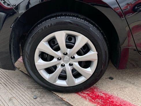 Used 2025 Toyota Corolla LE image 9