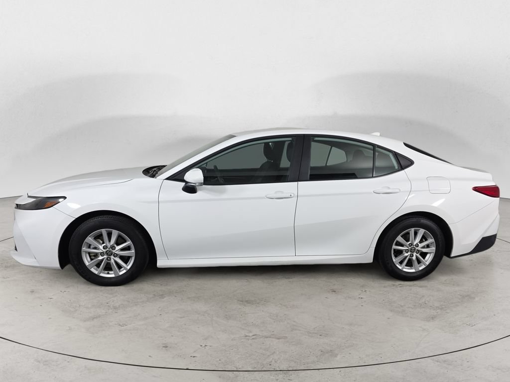 Used 2025 Toyota Camry LE FWD image 8