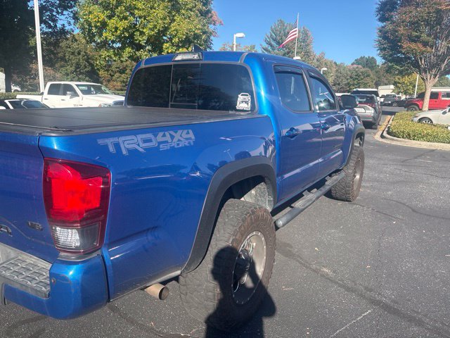 Used 2018 Toyota Tacoma TRD Sport w/ Technology Package AWD/4WD image 8
