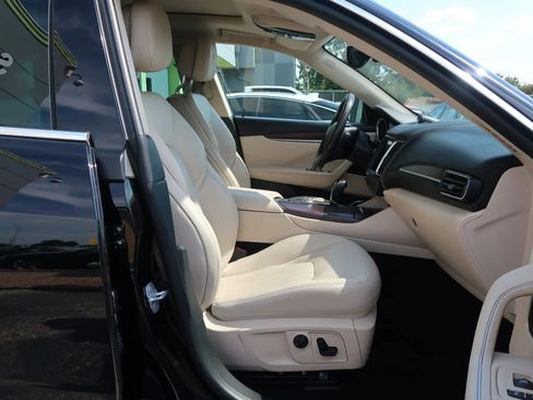 Used 2017 Maserati Levante w/ Luxury Package image 23