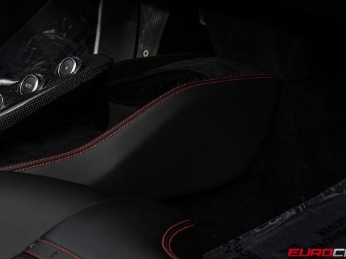 Used 2022 Ferrari F8 Tributo image 42