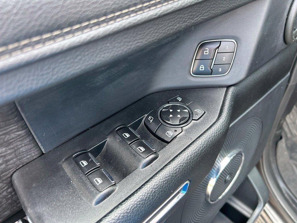 Used 2021 Ford Expedition Limited AWD/4WD image 15